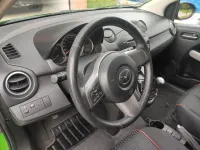 Gebraucht Mazda 2 Edition 75 PS (55 kW) 2012 Grün Kleinwagen
