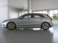Gebraucht Mercedes A200 163 PS (119 kW) 2023 Silber metallic