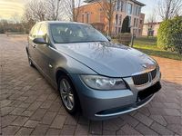 Gebraucht BMW 325 218 PS (160 kW) 2005 Grau Limousine