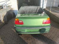 Gebraucht BMW 320 150 PS (110 kW) 2000 Grün Limousine