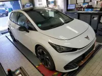 Second-hand Cupra Born 150 kW (204 CP) 2023 Alb Hatchback