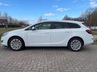 Gebraucht Opel Astra Innovation 140 PS (102 kW) 2011 Schneeweiss/summitwhite/arctic Kombi