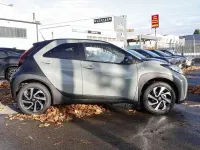 Neu Toyota Aygo X 72 PS (52 kW) 2026 Grau SUV