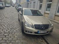 Gebraucht Mercedes E220 170 PS (125 kW) 2009 Gold Limousine