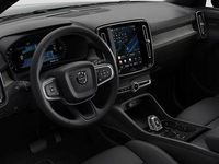 Neu Volvo XC40 Plus 197 PS (144 kW) 2025 Grün SUV