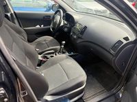 Gebraucht Hyundai i30 90 PS (66 kW) 2011 Schwarz Kombi