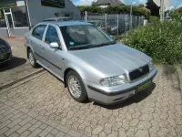 Gebraucht Skoda Octavia Ambiente 110 PS (80 kW) 2000 Silber Limousine