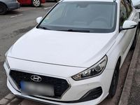 Gebraucht Hyundai i30 Style 140 PS (102 kW) 2019 Weiß Kombi