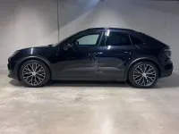 Gebraucht Porsche Macan 300 kW (408 PS) 2024 Tiefschwarzmetallic SUV