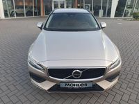 Gebraucht Volvo V60 Core 163 PS (119 kW) 2022 Bright dusk metallic Kombi