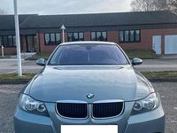Gebraucht BMW 320 150 PS (110 kW) 2007 Grau Kombi