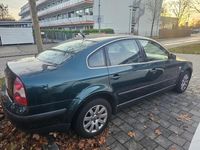 Gebraucht VW Passat 115 PS (84 kW) 2001 Grün Limousine
