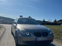 Gebraucht BMW 530 235 PS (172 kW) 2009 Gold Limousine