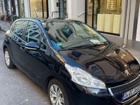 Gebraucht Peugeot 208 Active 82 PS (60 kW) 2014 Schwarz Kleinwagen