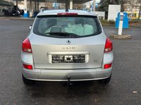 Gebraucht Renault Clio GrandTour 104 PS (76 kW) 2011 Silber Kombi