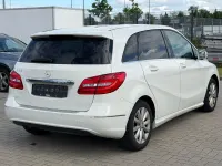 Gebraucht Mercedes B180 122 PS (89 kW) 2013 Weiß Kleinwagen