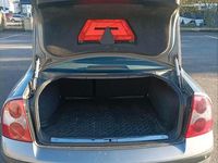 Gebraucht VW Passat 130 PS (95 kW) 2002 Grau Limousine