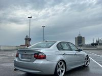 Gebraucht BMW 320 150 PS (110 kW) 2006 Silber Limousine