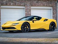 Gebraucht Ferrari SF90 780 PS (573 kW) 2024 Gelb Cabrio