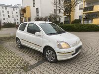 Gebraucht Toyota Yaris 68 PS (50 kW) 2003 Weiß Kleinwagen