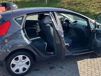 Gebraucht Ford Fiesta Trend 82 PS (60 kW) 2011 Grau Kleinwagen