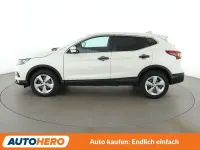 Gebraucht Nissan Qashqai Acenta 116 PS (85 kW) 2019 Weiß SUV