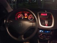 Gebraucht Peugeot 206+ 75 PS (55 kW) 2010 Weiß Kleinwagen