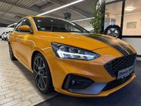 Gebraucht Ford Focus ST 190 PS (139 kW) 2021 Tropicalorange metallic (metallic) Limousine