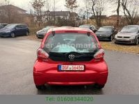 Gebraucht Toyota Aygo 68 PS (50 kW) 2011 Rot Kleinwagen