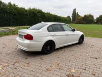 Gebraucht BMW 320 Efficient Dynamics 163 PS (119 kW) 2011 Weiß Limousine