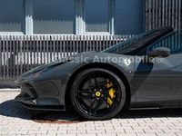 Gebraucht Ferrari F8 721 PS (530 kW) 2023 Grau Cabrio