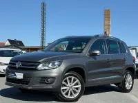 Gebraucht VW Tiguan LOUNGE 140 PS (102 kW) 2015 Grau SUV