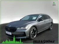 Neu Skoda Superb SportLine 193 PS (141 kW) 2026 Grau Kombi
