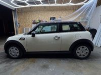 Gebraucht Mini Cooper 122 PS (89 kW) 2010 Weiß Kleinwagen