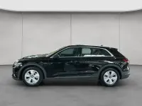 Gebraucht Audi e-tron Basis 230 kW (313 PS) 2022 Brillantschwarz SUV
