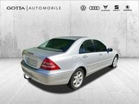 Second-hand Mercedes C240 170 CP (125 kW) 2000 Argintiu Berlinǎ