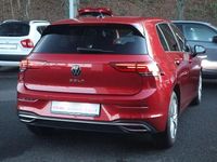 Gebraucht VW Golf VIII Active 131 PS (96 kW) 2022 Kings red metallic Limousine