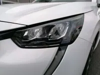 Gebraucht Peugeot 208 Active 101 PS (74 kW) 2022 Schneeweiss Kleinwagen