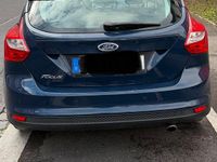 Gebraucht Ford Focus 140 PS (102 kW) 2013 Blau Limousine