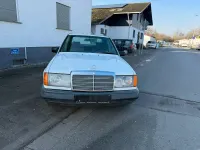 Gebraucht Mercedes E230 132 PS (97 kW) 1987 Weiß Limousine