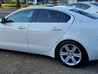 Gebraucht Jaguar XE 179 PS (131 kW) 2016 Weiß Limousine