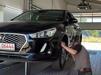 Gebraucht Hyundai i30 120 PS (88 kW) 2017 Schwarz Limousine