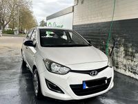 Gebraucht Hyundai i20 85 PS (62 kW) 2013 Weiß Kleinwagen