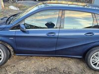 Gebraucht Mercedes B180 122 PS (89 kW) 2012 Blau Van / Kleinbus