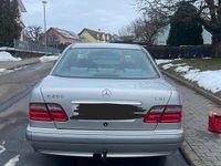 Gebraucht Mercedes E200 116 PS (85 kW) 2000 Silber Limousine
