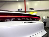 Second-hand Porsche Taycan Turbo 500 kW (680 CP) 2020 Alb Berlinǎ