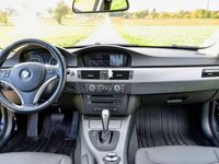 Gebraucht BMW 330 231 PS (169 kW) 2008 Schwarz Kombi