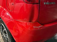 Gebraucht Ford Fiesta 69 PS (50 kW) 2005 Rot Kleinwagen