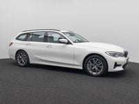Gebraucht BMW 330 Sport Line 286 PS (210 kW) 2022 Alpinweiã uni300 Kombi