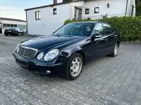 Używany Mercedes E220 Classic 150 KM (110 kW) 2005 Niebieski Sedan/Limuzyna